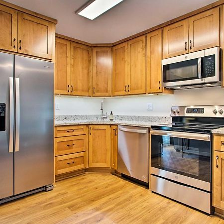 Newly Remodeled Apartment On Main Street In Saluda Exterior foto