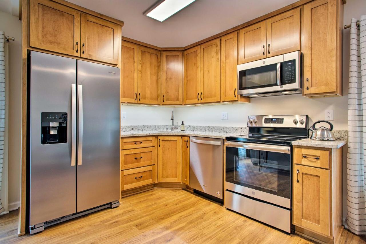 Newly Remodeled Apartment On Main Street In Saluda Exterior foto