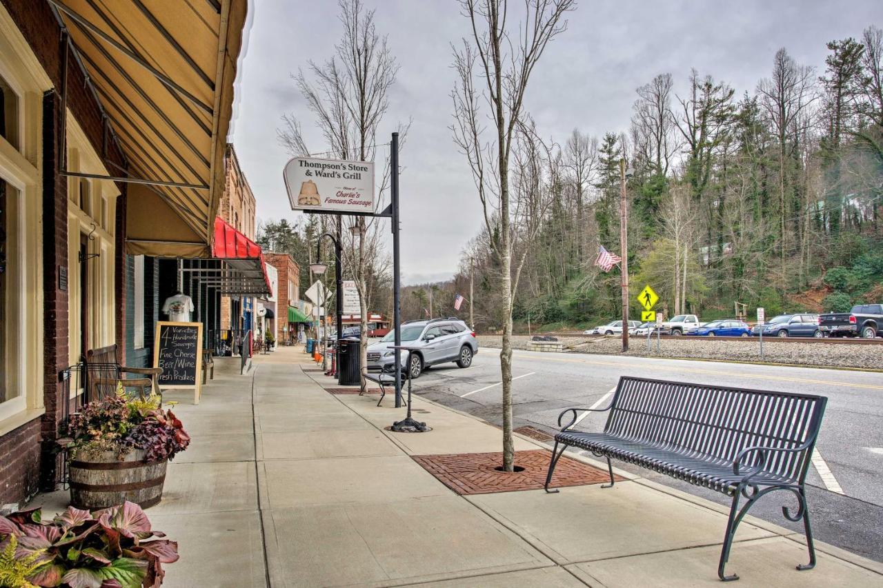 Newly Remodeled Apartment On Main Street In Saluda Exterior foto